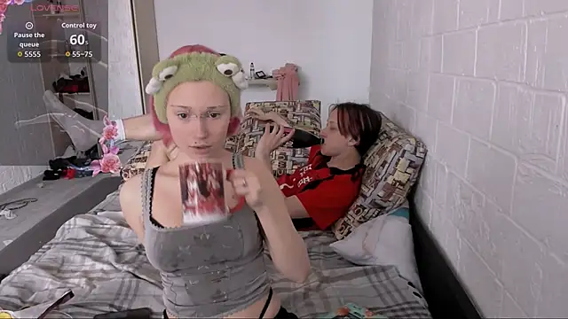 Snapshot of VikaViktoria chatting on 05-31-26, 04:07 VikaViktoria online show from 05-31-26, 04:07
