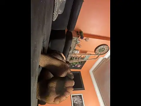 Lili Lovina online show from 04-21-26, 09:54