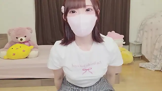 Snapshot of hiyo0001 chatting on 06-06-26, 12:32 hiyo0001 online show from 06-06-26, 12:32