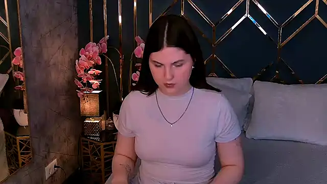 IvySimmons online show from 05-18-26, 04:07