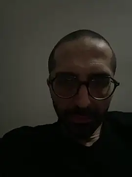 Snapshot of david1783 chatting on 05-08-26, 02:21 david1783 online show from 05-08-26, 02:21