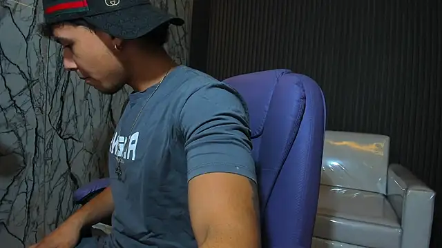jbarto  online show from 05-12-26, 01:17