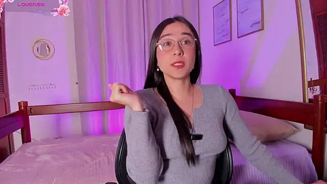 Elisabetta Amour online show from 04-26-26, 02:53