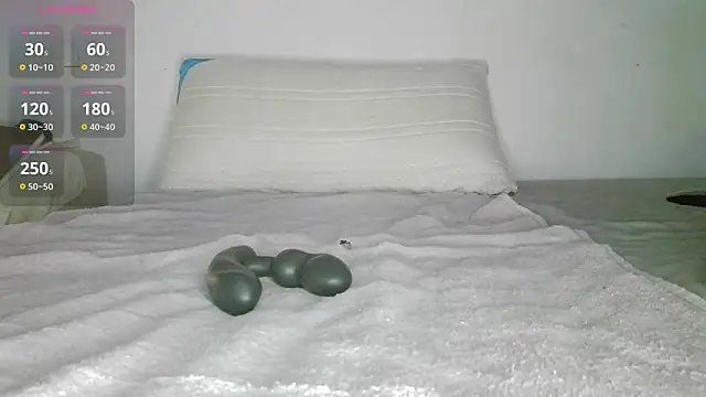 Snapshot of canarito18 chatting on 07-16-26, 09:56 canarito18 online show from 07-16-26, 09:56