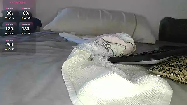 Snapshot of canarito18 chatting on 07-30-26, 02:16 canarito18 online show from 07-30-26, 02:16