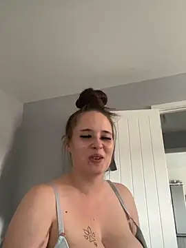 Poppylooloo online show from 06-21-26, 01:06