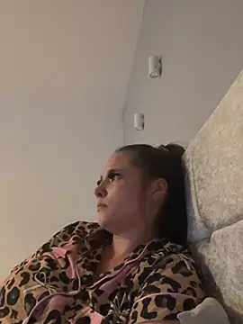 Poppylooloo online show from 06-11-26, 07:11