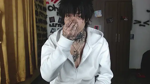 Snapshot of Ryoko_vishnu chatting on 05-08-26, 12:47 Ryoko vishnu online show from 05-08-26, 12:47