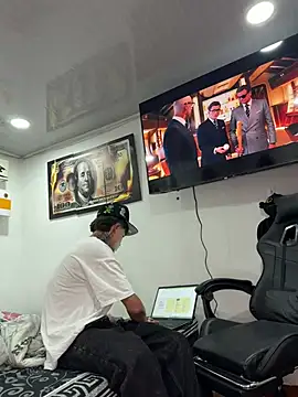 Jackdaniel001  online show from 05-28-26, 02:52