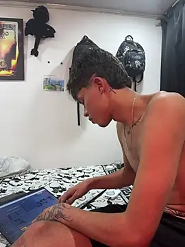 Jackdaniel001  online show from 05-02-26, 02:28