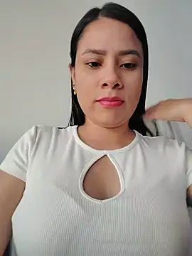 Nicol Alvarez1 online show from 06-18-26, 09:53