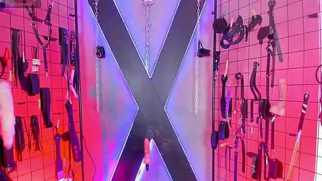 IzobethAri BDSM online show from 04-29-26, 03:11