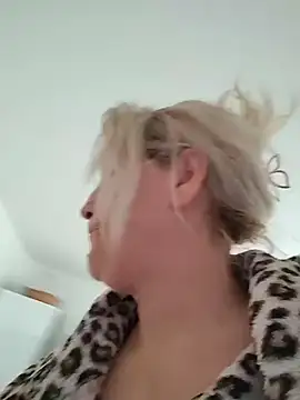 Divineblond online show from 02-26-26, 03:01