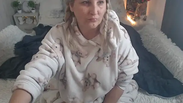 Divineblond online show from 02-25-26, 12:27