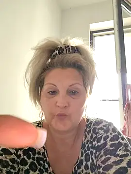 Divineblond online show from 10-08-25, 11:45