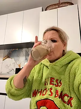 Divineblond online show from 03-28-26, 08:21