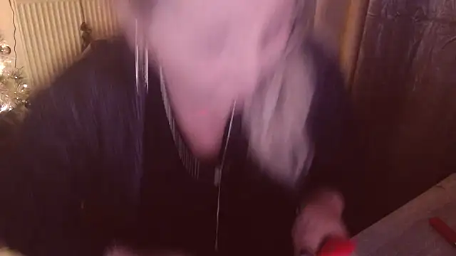 Divineblond online show from 11-24-25, 08:53