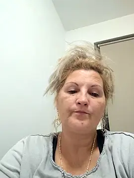 Divineblond online show from 10-04-25, 04:41