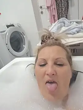 Divineblond online show from 03-14-26, 06:47