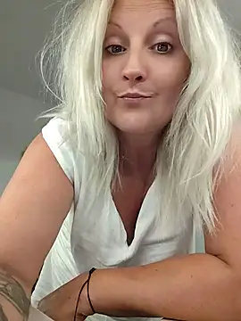 Divineblond online show from 07-11-26, 08:20