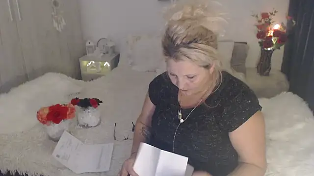 Divineblond online show from 02-09-26, 04:16