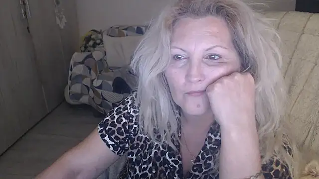 Divineblond online show from 03-06-26, 05:52