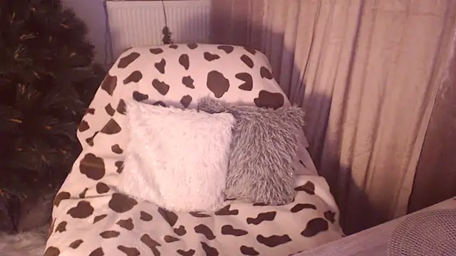 Divineblond online show from 11-21-25, 12:42