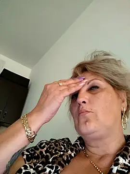 Divineblond online show from 10-01-25, 10:41