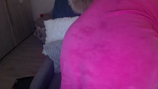 Snapshot of Divineblond chatting on 05-03-26, 10:24 Divineblond online show from 05-03-26, 10:24