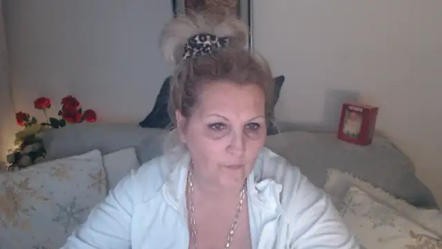 Divineblond online show from 03-01-26, 09:04
