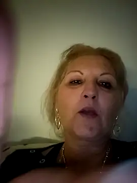 Divineblond online show from 10-26-25, 07:25