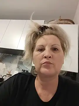 Divineblond online show from 03-05-26, 08:38