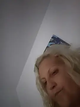 Divineblond online show from 07-17-26, 10:29