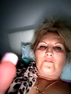 Divineblond online show from 09-30-25, 07:42