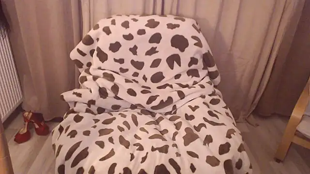 Divineblond online show from 11-06-25, 08:35