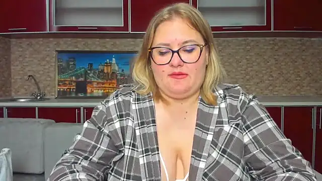 Snapshot of IrenRori chatting on 05-12-26, 06:32 IrenRori online show from 05-12-26, 06:32