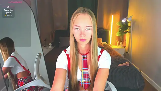 Milana Sorrento online show from 06-07-26, 01:11