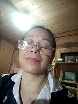 Snapshot of Ari-Na9 chatting on 06-18-26, 02:21 Ari-Na9 online show from 06-18-26, 02:21
