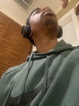 milfandyoungin online show from 06-10-26, 08:37