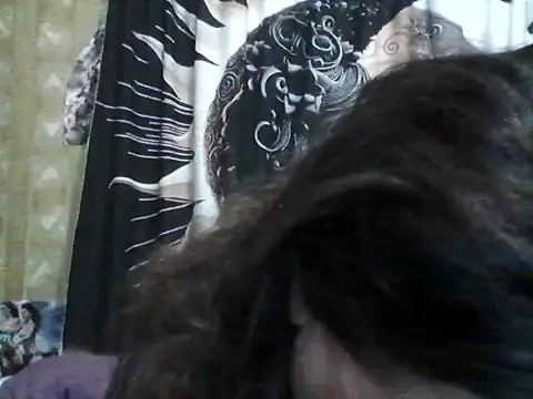 LoaqLovew online show from 06-18-26, 07:40