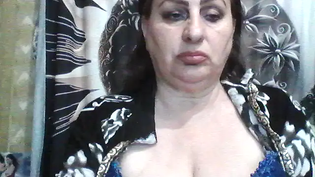 LoaqLovew online show from 05-17-26, 06:46