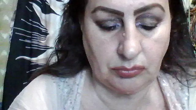 LoaqLovew online show from 05-18-26, 09:58
