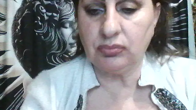 LoaqLovew online show from 04-30-26, 01:51