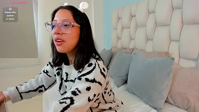 vayra moon online show from 05-26-26, 06:06