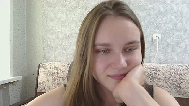 DolcezzaCream online show from 06-15-26, 12:05