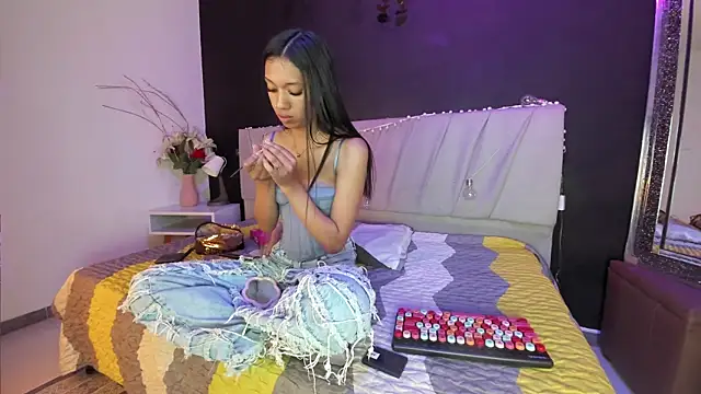 Snapshot of adharaharper chatting on 07-14-26, 01:28 adharaharper online show from 07-14-26, 01:28