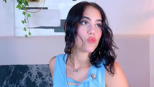 CuteWofy  online show from 05-26-26, 07:45