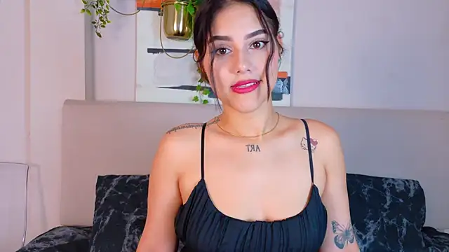 CuteWofy  online show from 05-06-26, 07:07