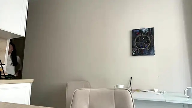 LiaVee online show from 04-23-26, 01:13