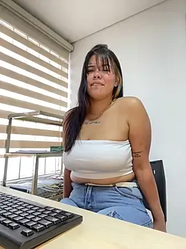 Mafe ortiz08 online show from 04-23-26, 08:21